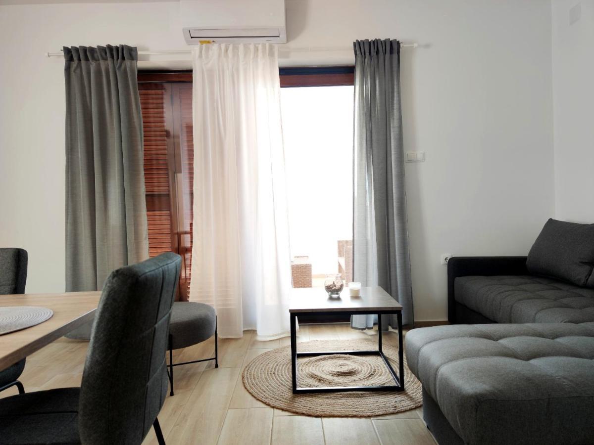 Apartments Leticia Vrsi Exterior foto